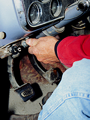 Photo 2: hand-operated knob