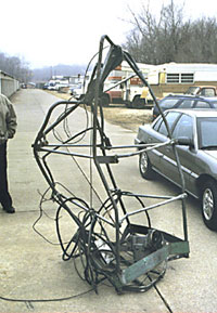 Photo of welding cage and cable after the fall